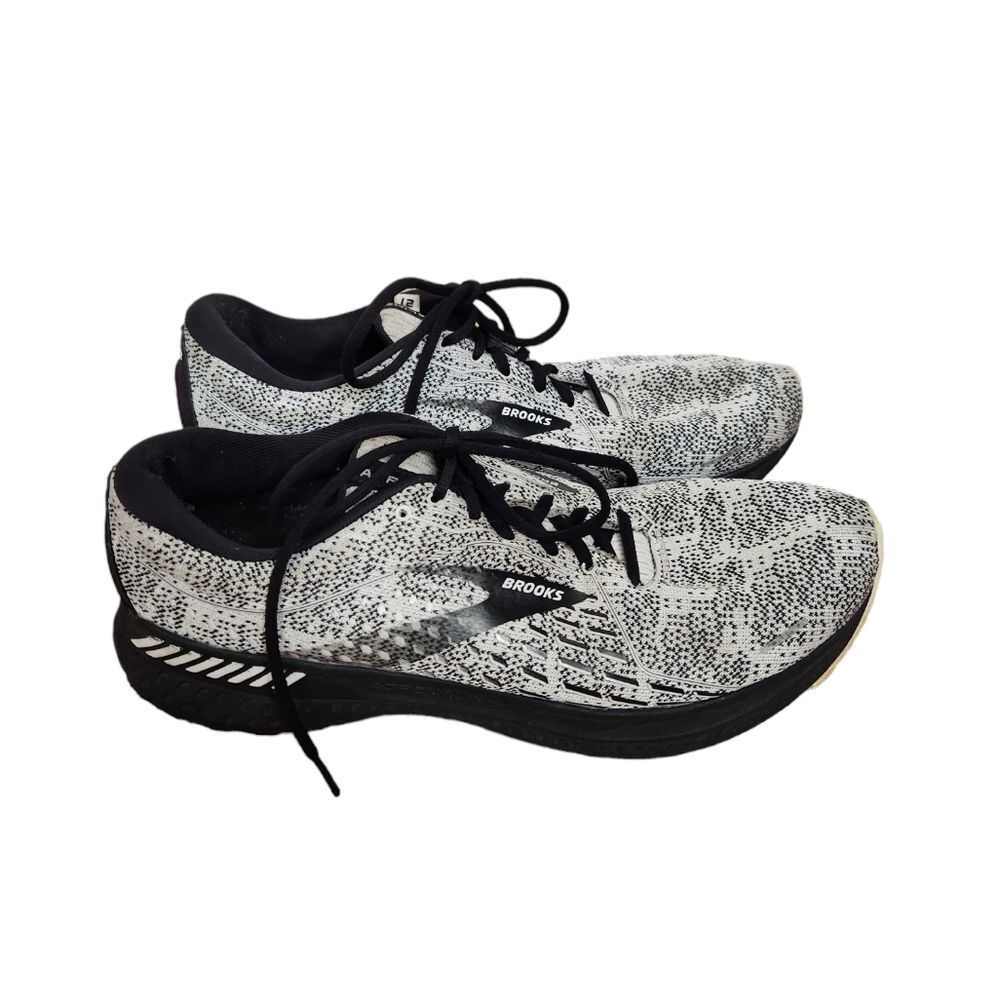 Brooks Adrenaline GTS 21 White & Black Sneakers Sz. 12